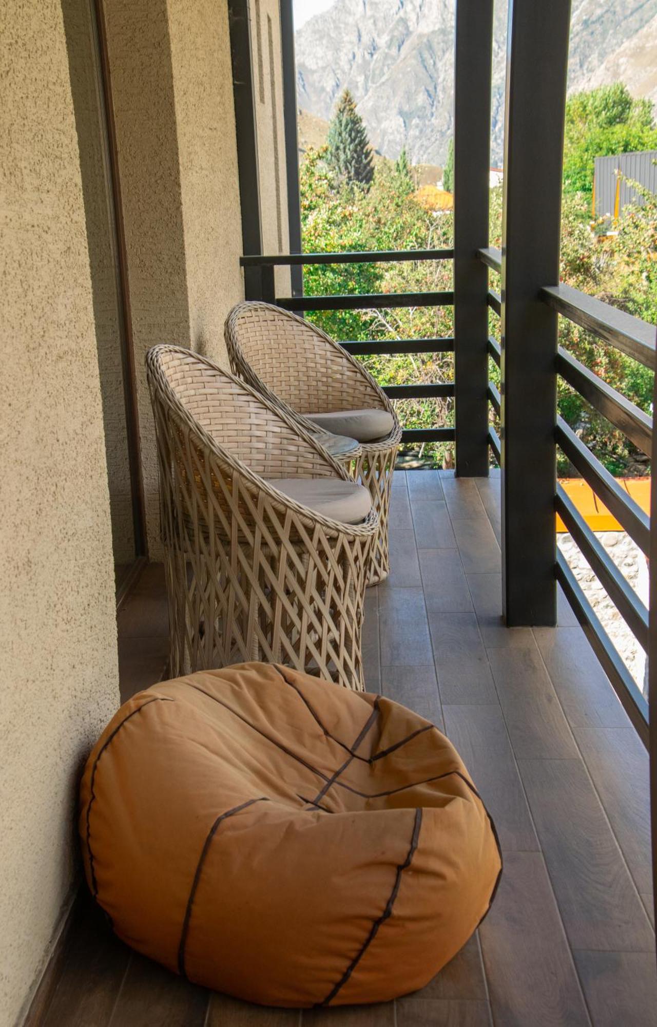 Guest House Oxygen Stepantsminda Exterior photo